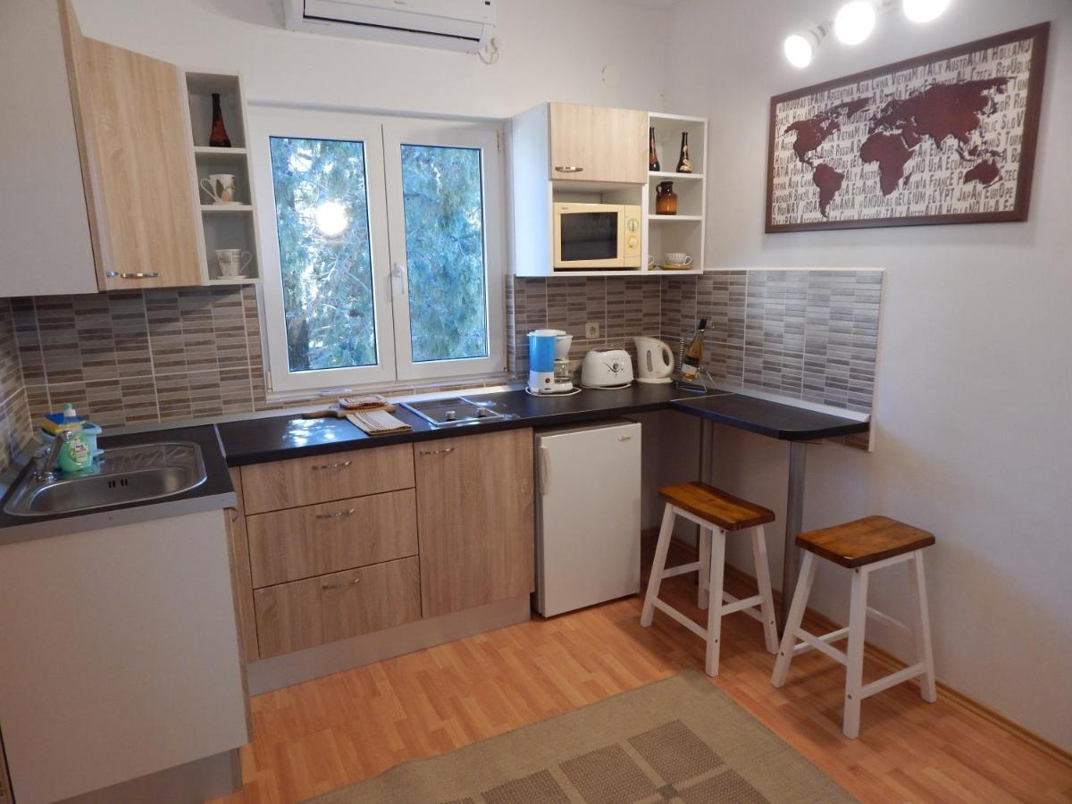 Adrienn Apartments Stari Grad  Εξωτερικό φωτογραφία