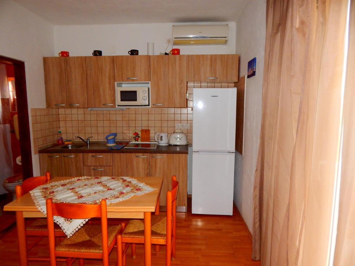 Adrienn Apartments Stari Grad  Εξωτερικό φωτογραφία