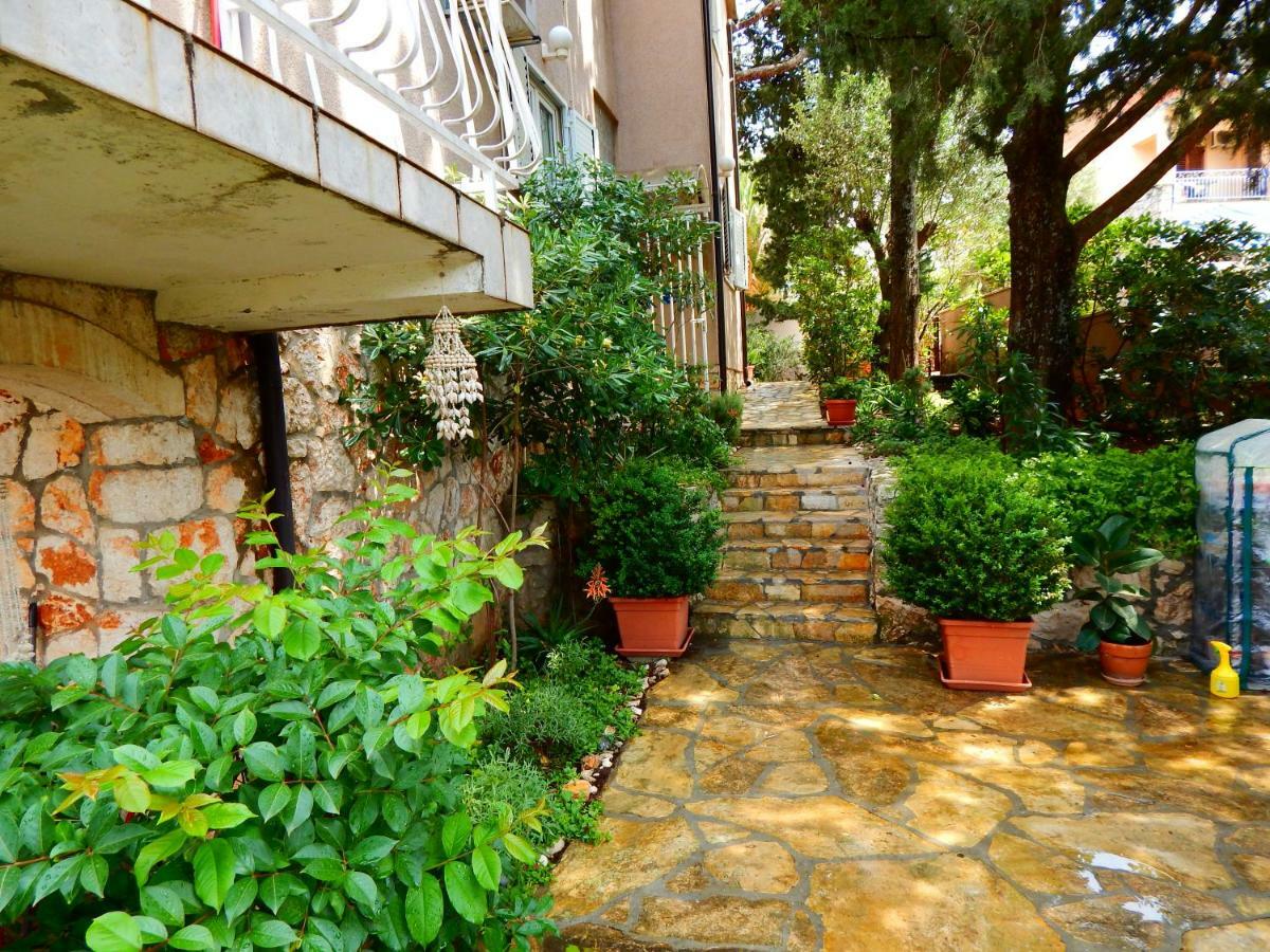 Adrienn Apartments Stari Grad  Εξωτερικό φωτογραφία